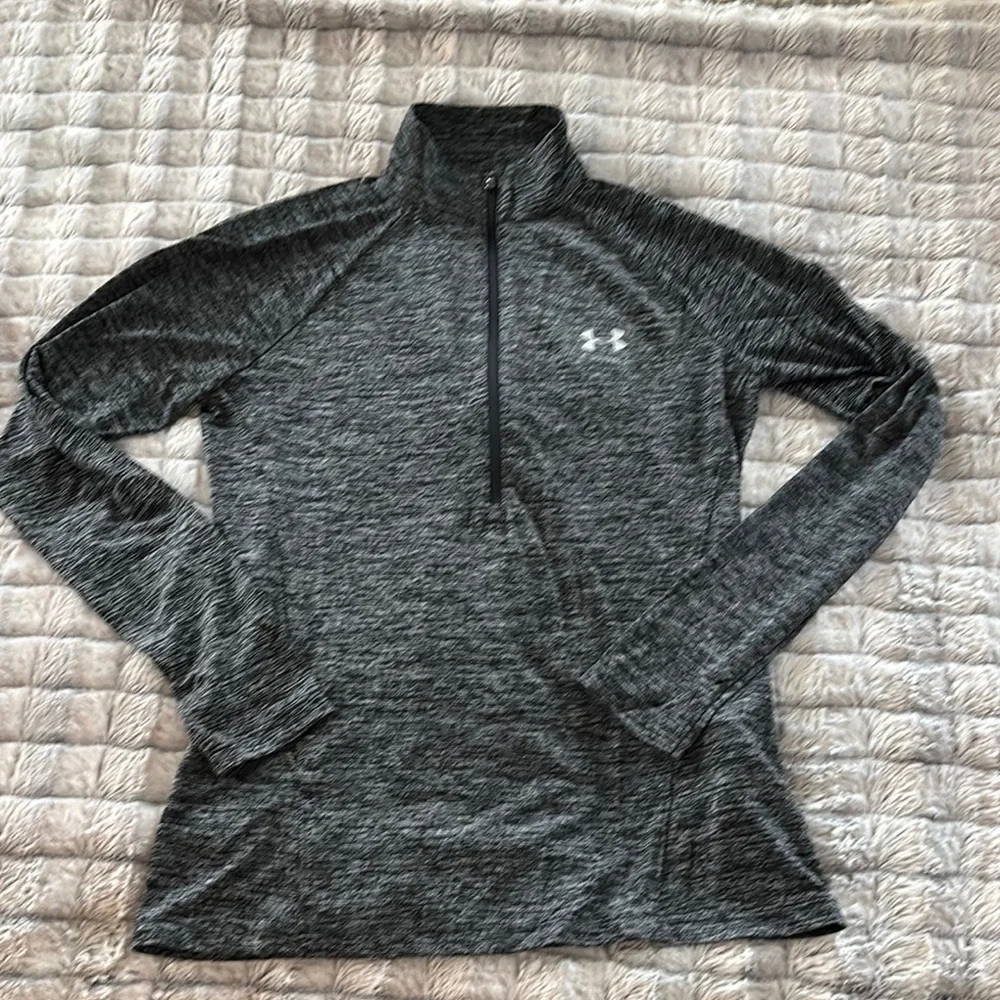 Under Armour Black and Gray Quarter-Zip Pullover size medium Heather Black